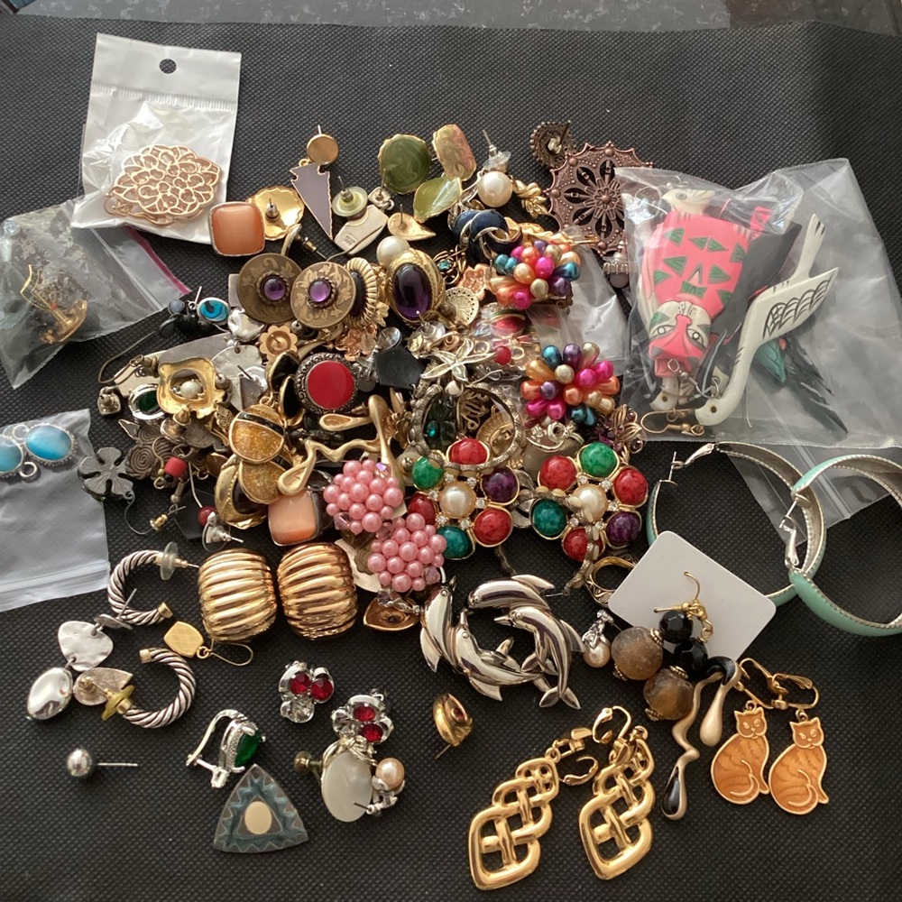 Vintage 63 Wearable earrings Some Designers